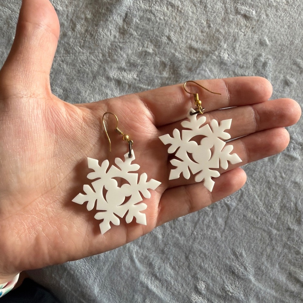 Disney Mickey Mouse Snowflake White Dangle Earrings Christmas Holiday - D548